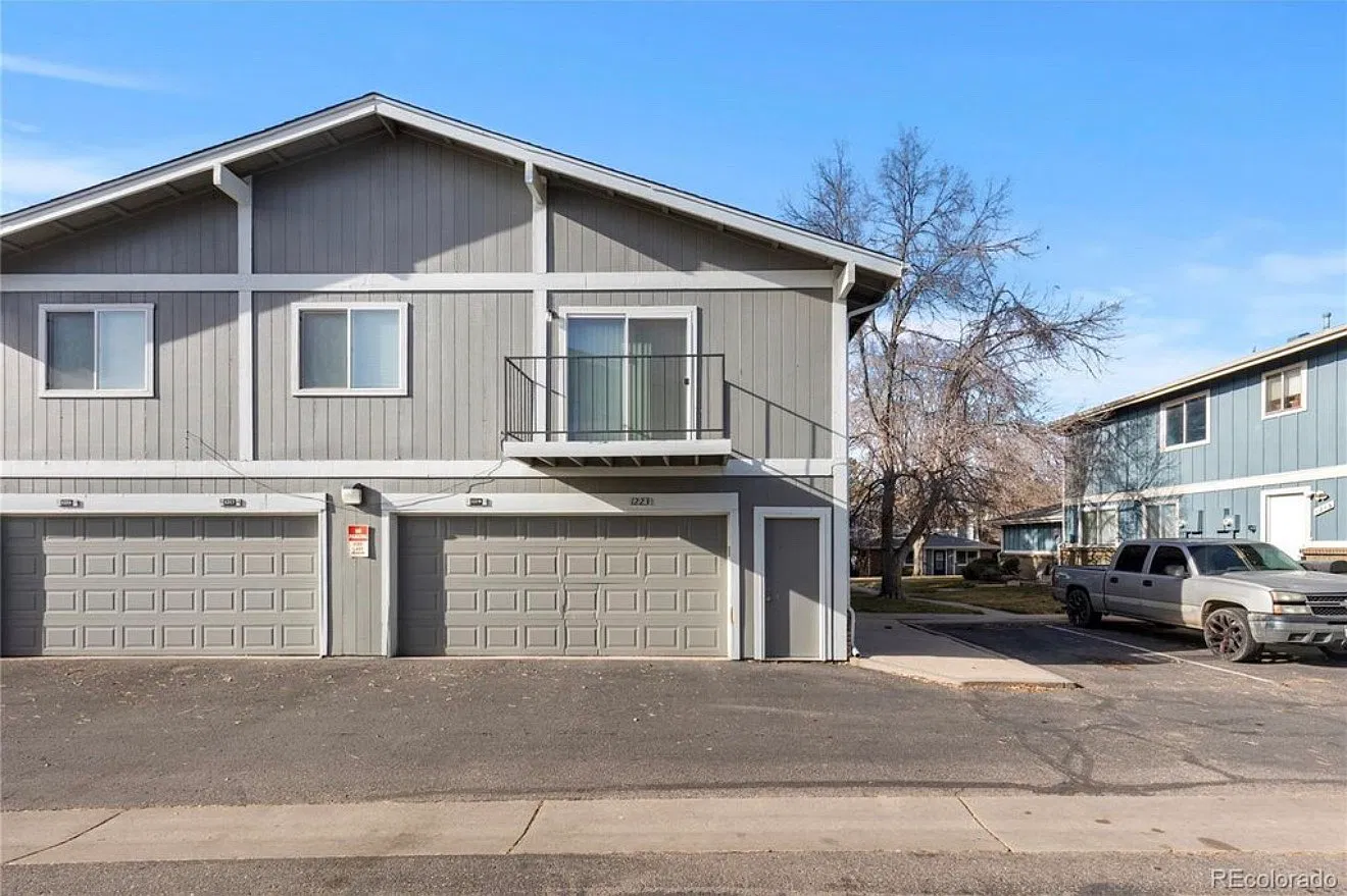 2 bed, 840 sqft, $1,800 — Photo 3