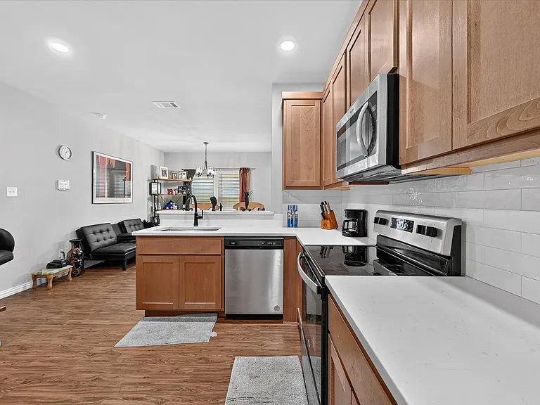 225 Sante Fe St — Photo 12