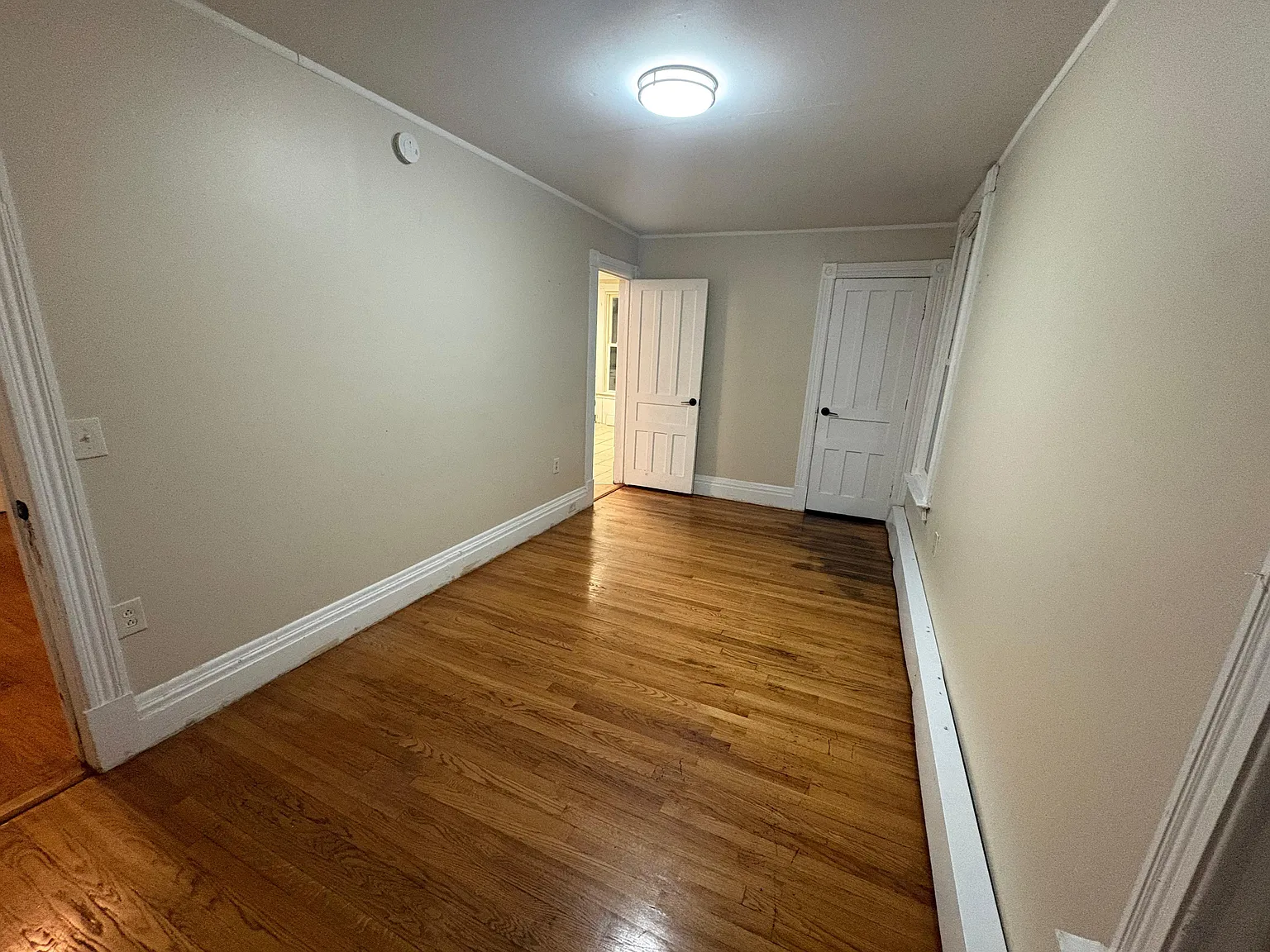 83 6th Ave — Photo 3