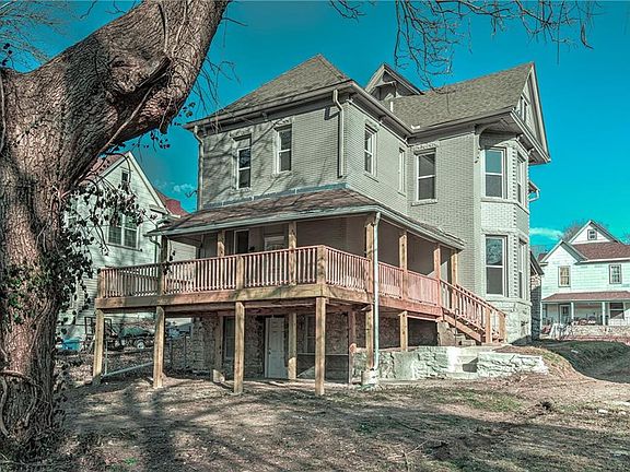 4th image of 2635 E 7th St