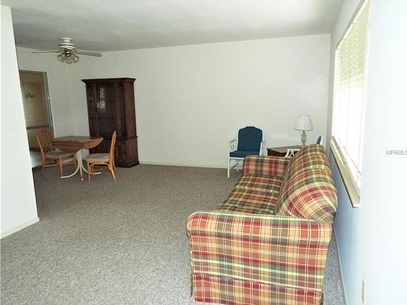 4th image of 703 Churchill Pl