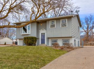 5111 Douglas Ave, Des Moines, IA 50310