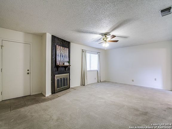 4th image of 2811 Old Field Dr