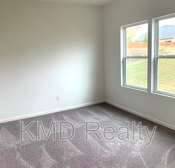 4917 Staffordshire Ln — Photo 4