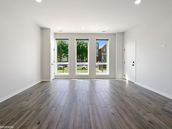 3rd image of 648 E Bowen Ave #1