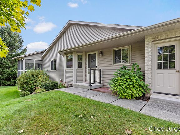 2nd image of 2119 Creekside Dr SW