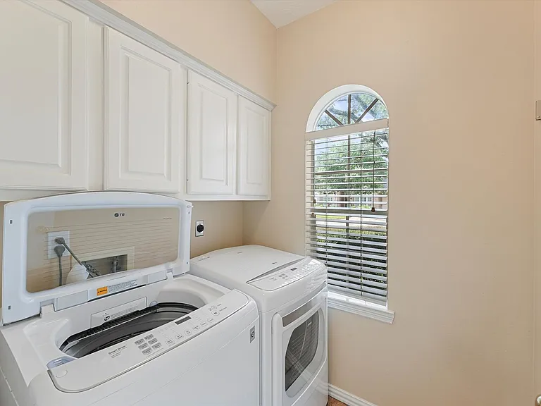 22910 Fairleaf Cir — Photo 6