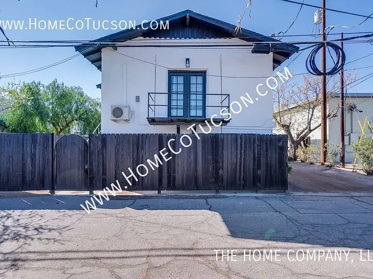 940 E Florita St — Photo 3
