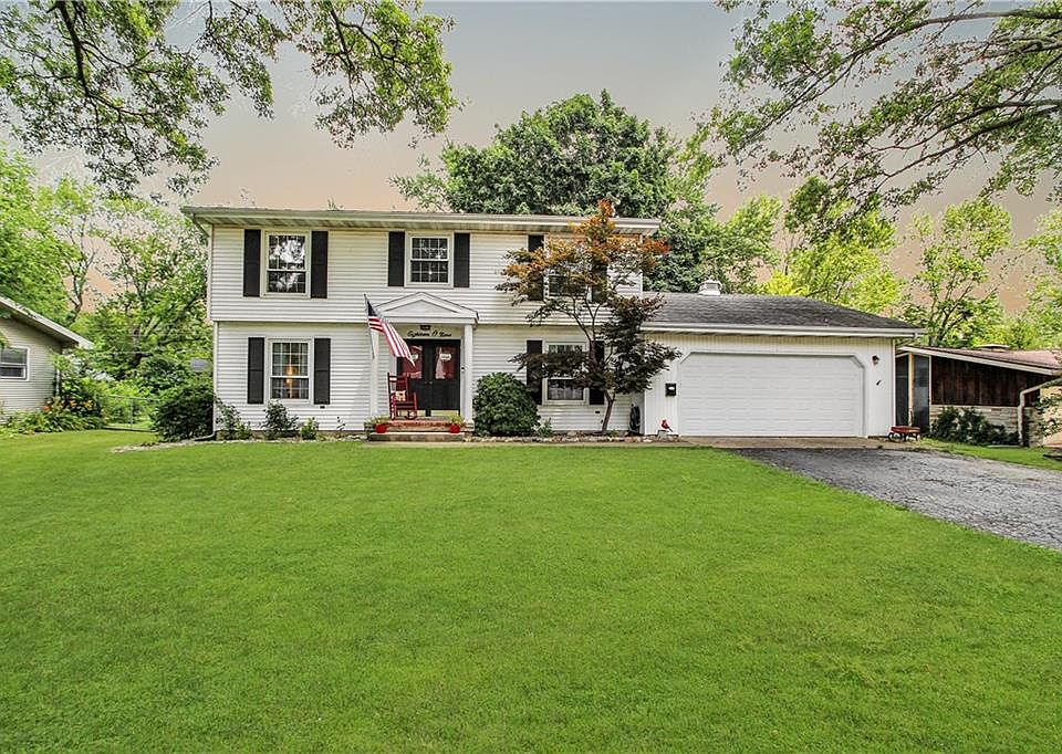 1st image of 1809 Meadowlake Dr