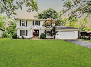 1809 Meadowlake Dr, Charleston, IL