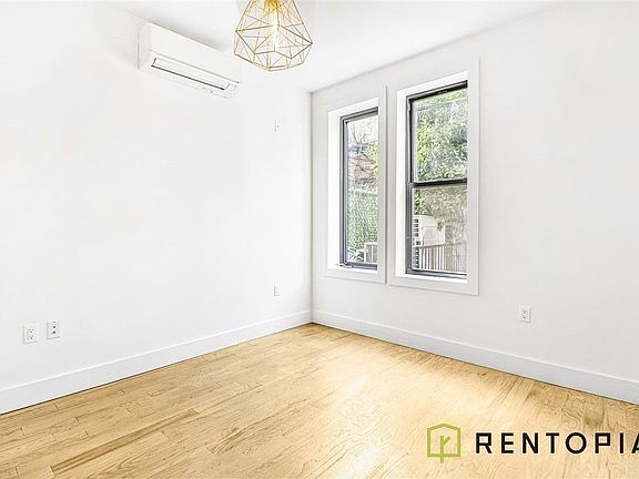 5th image of 96 Bedford Ave #1E