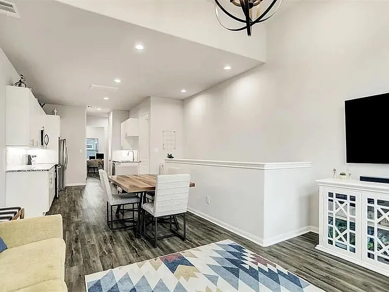 4906 Paradigm Ln — Photo 4
