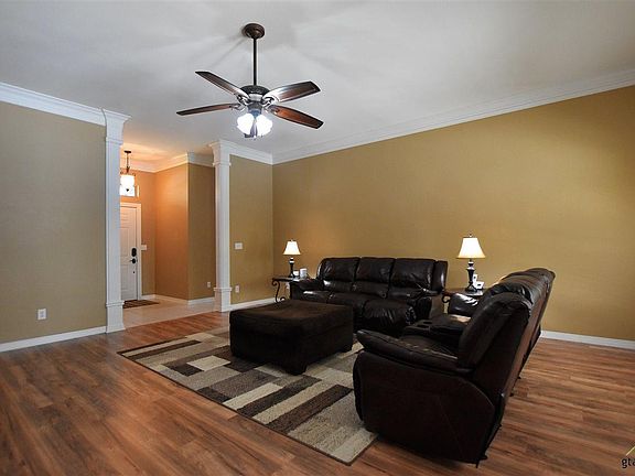 5th image of 122 Amanda Ct