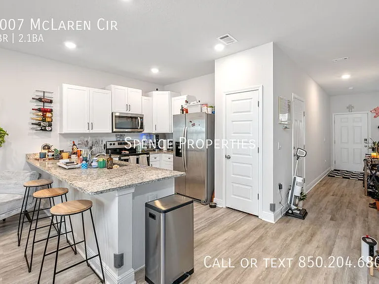1007 McLaren Cir — Photo 13