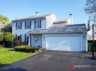 601 Pinebrook Dr, Lombard, IL 60148