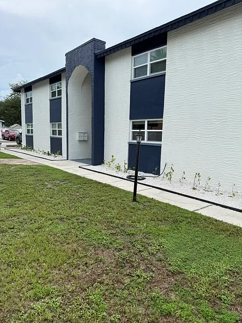 2 bed, 825 sqft, $1,795 — Photo 2
