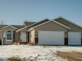 3633 Southridge Ln, Bismarck, ND 58504