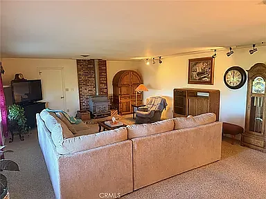 3 bed, 3.5 bath, 2538 sqft, $2,050 — Photo 2
