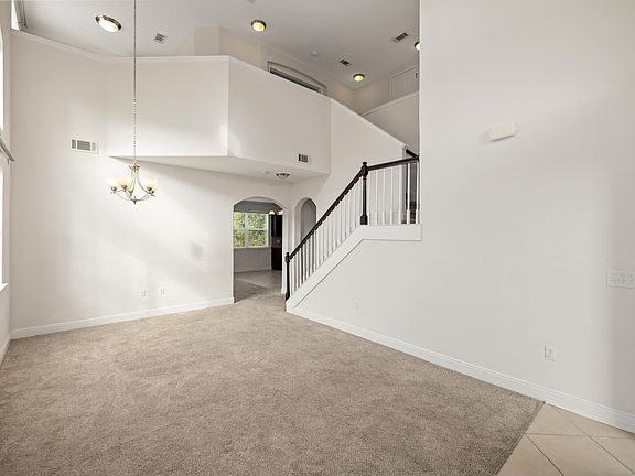 3rd image of 876 Solimar Way