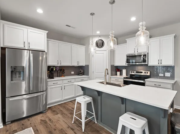 95 Little Leaf Ln, Clayton, NC 27527