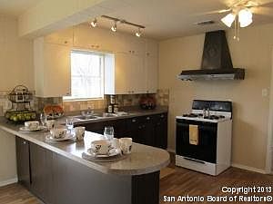 4th image of 324 E Harding Blvd