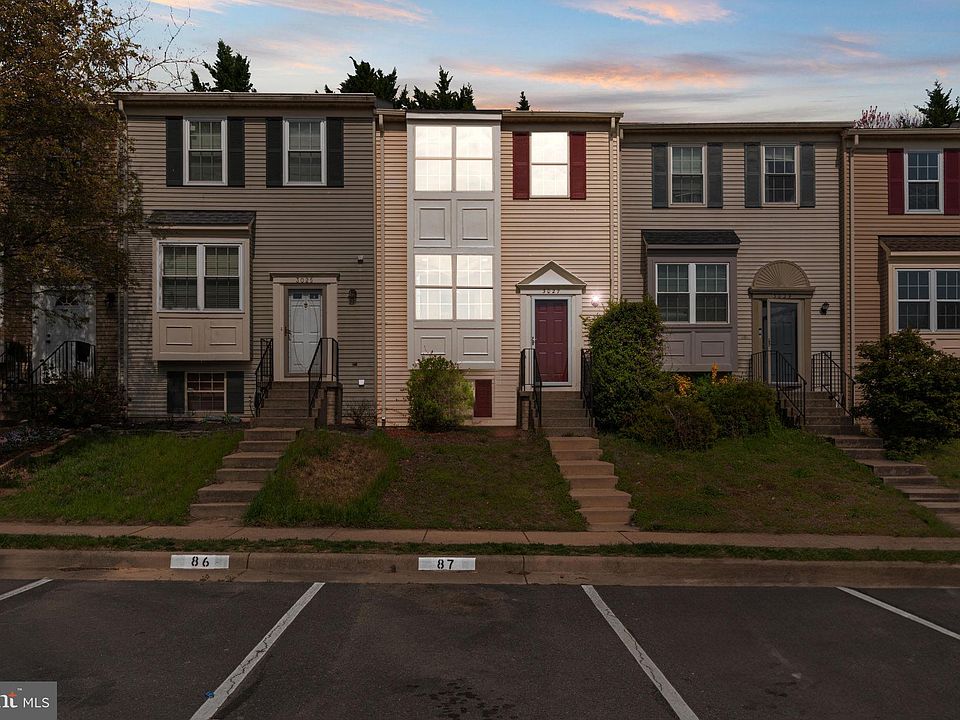 1st image of 3027 Antrim Cir
