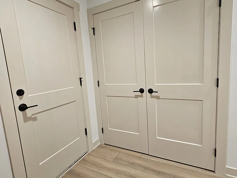 210 E Broadway St — Photo 21