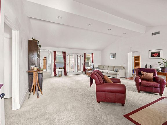 2nd image of 307 S Lomita Ave