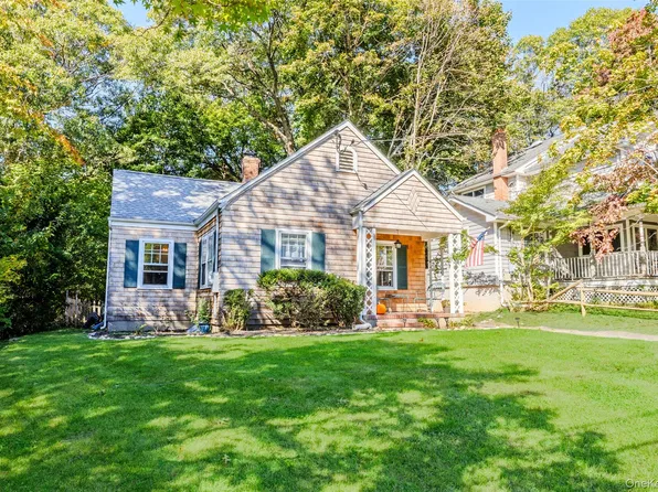 11 Sharon Avenue, East Setauket, NY 11733