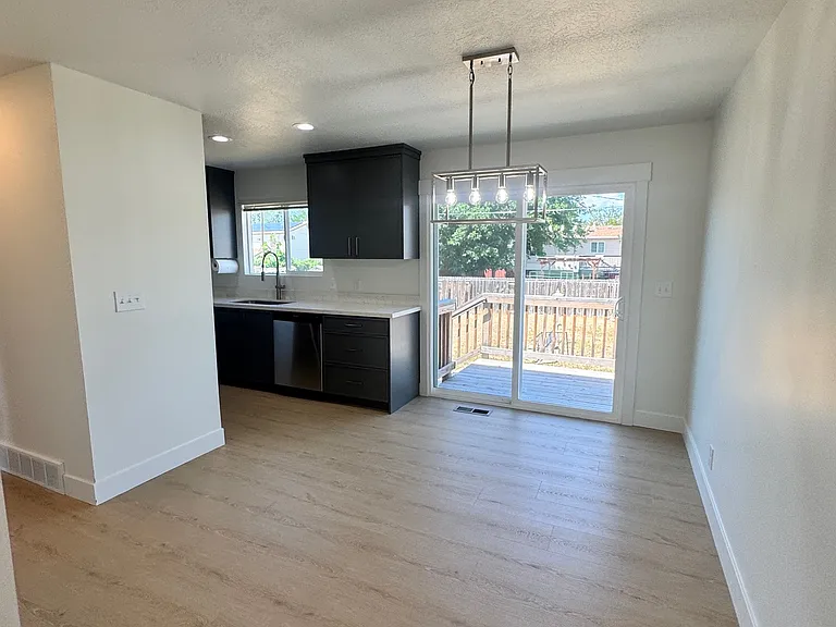 1838 W New York Dr — Photo 35