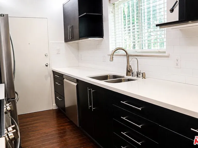 1525 N Hayworth Ave #107 — Photo 11