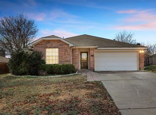 853 Edgehill Rd, Burleson, TX 76028