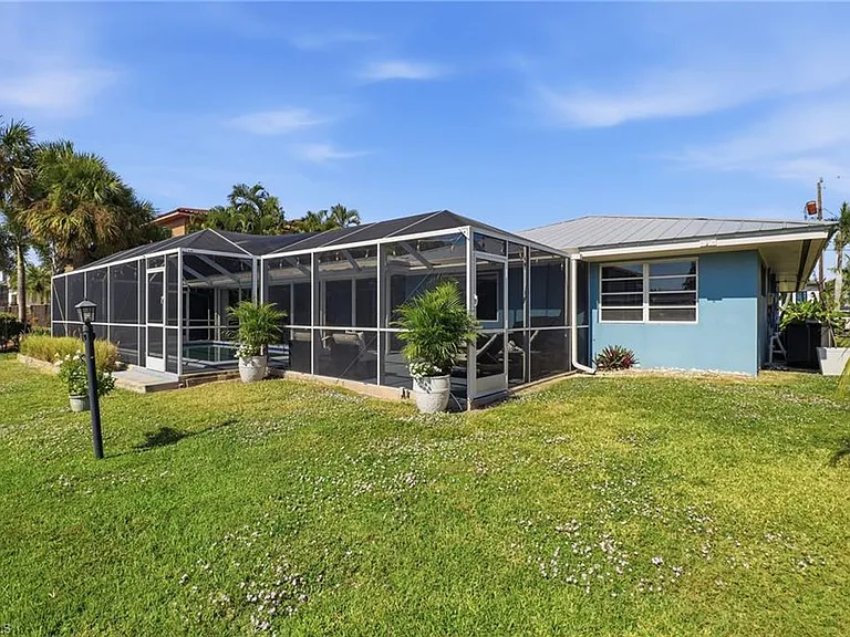 2211 Bayview Rd — Photo 3