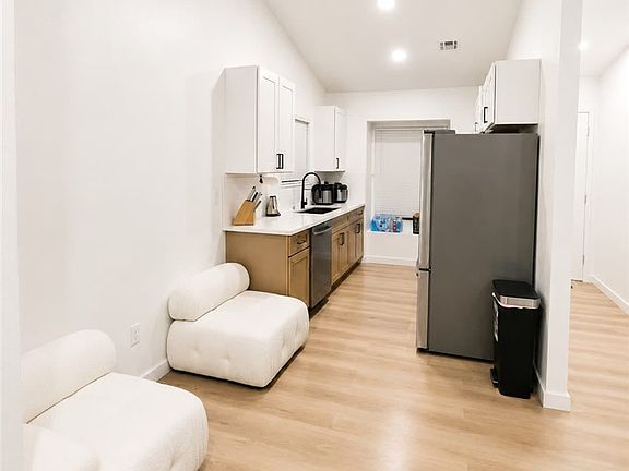 4th image of 2735 Poppyseed Way