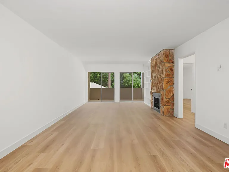 16169 W Sunset Blvd #203 — Photo 4