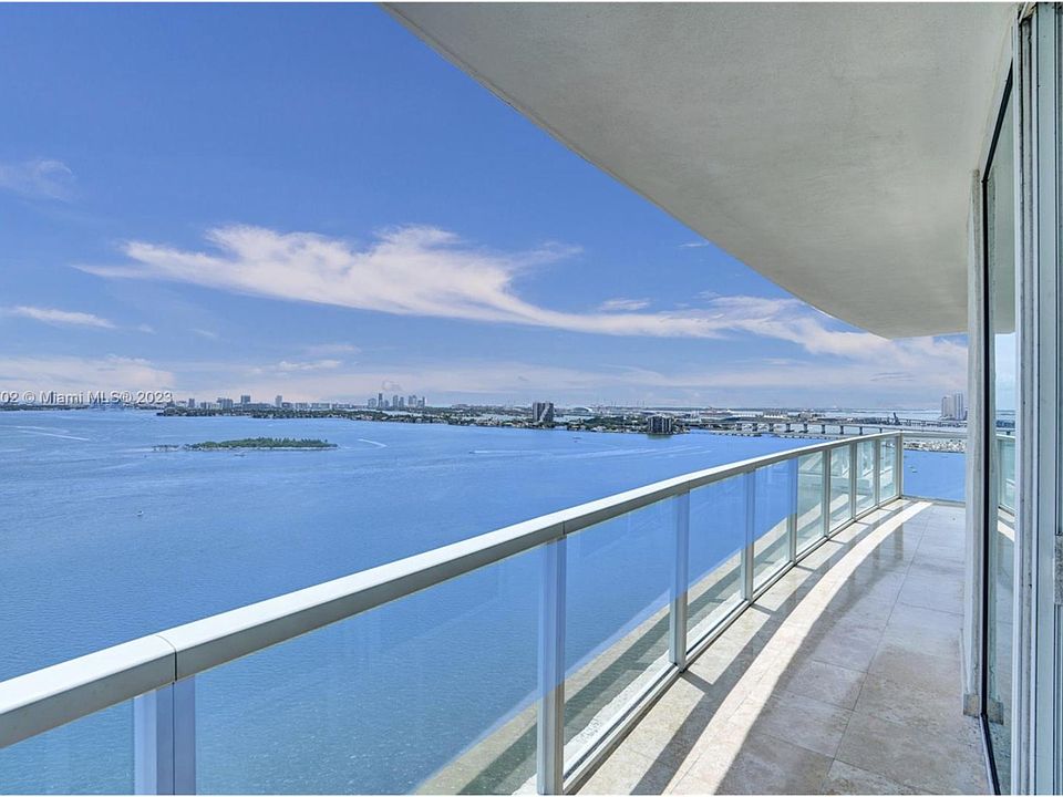 1st image of 665 NE 25th St APT 2303