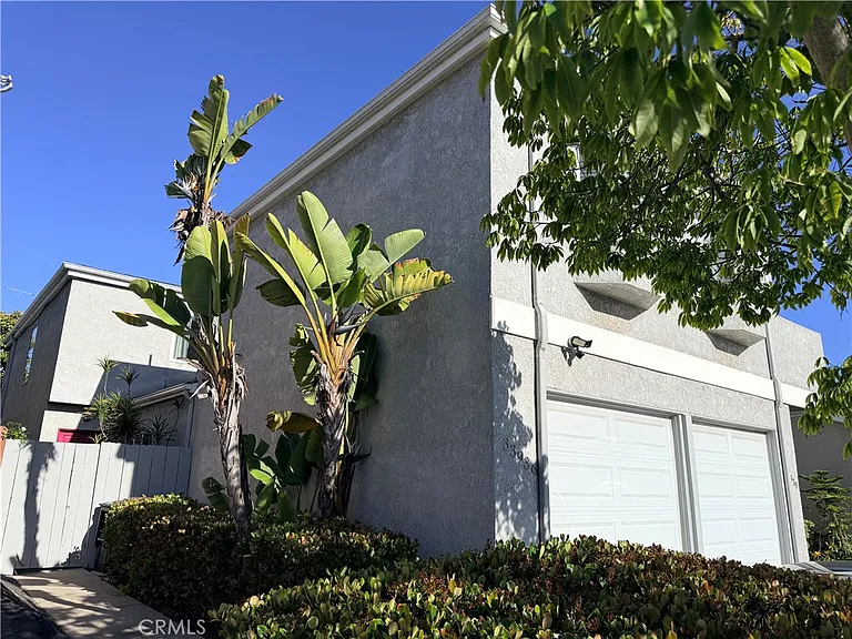 33936 Alcazar Dr — Photo 2