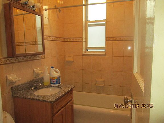 5th image of 2448 27th St #1