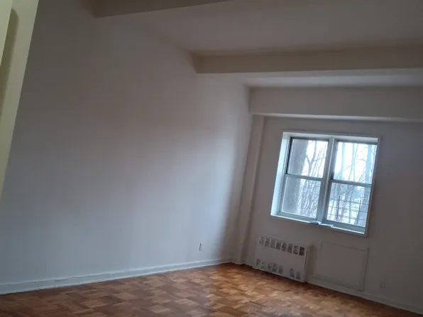 118 Pelham Rd #1, New Rochelle, NY 10805