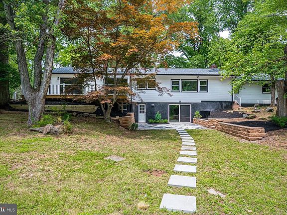 2nd image of 3 Honey Brook Dr