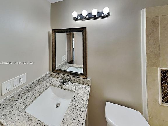 5th image of 512 NW 38th Ter #0