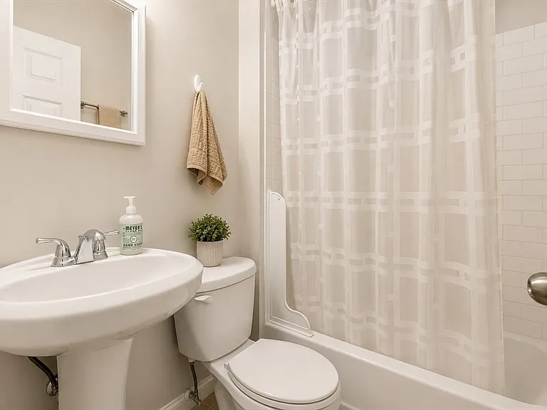 28 Phillips St #3 — Photo 10