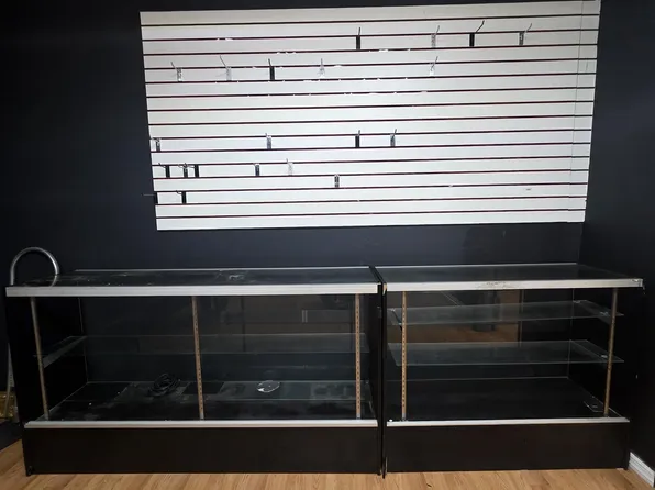 958 Summit Avenue image 6 of 6