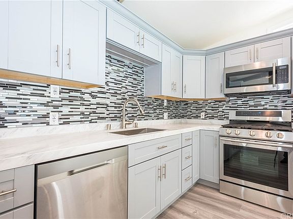 5th image of 5015 Beckley Ave