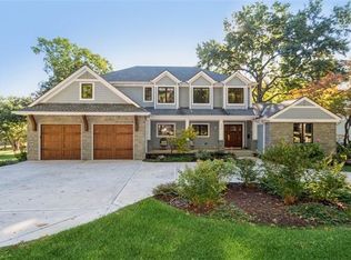 9219 Belinder Rd, Leawood, KS 66206