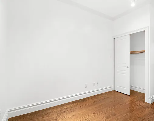 Rented by Compass | media 40