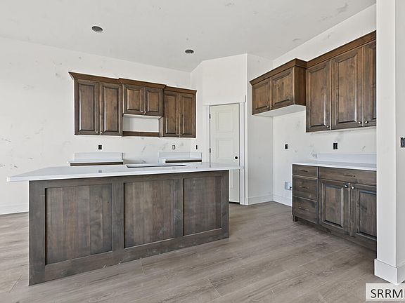 3rd image of 540 Shamrock Ave
