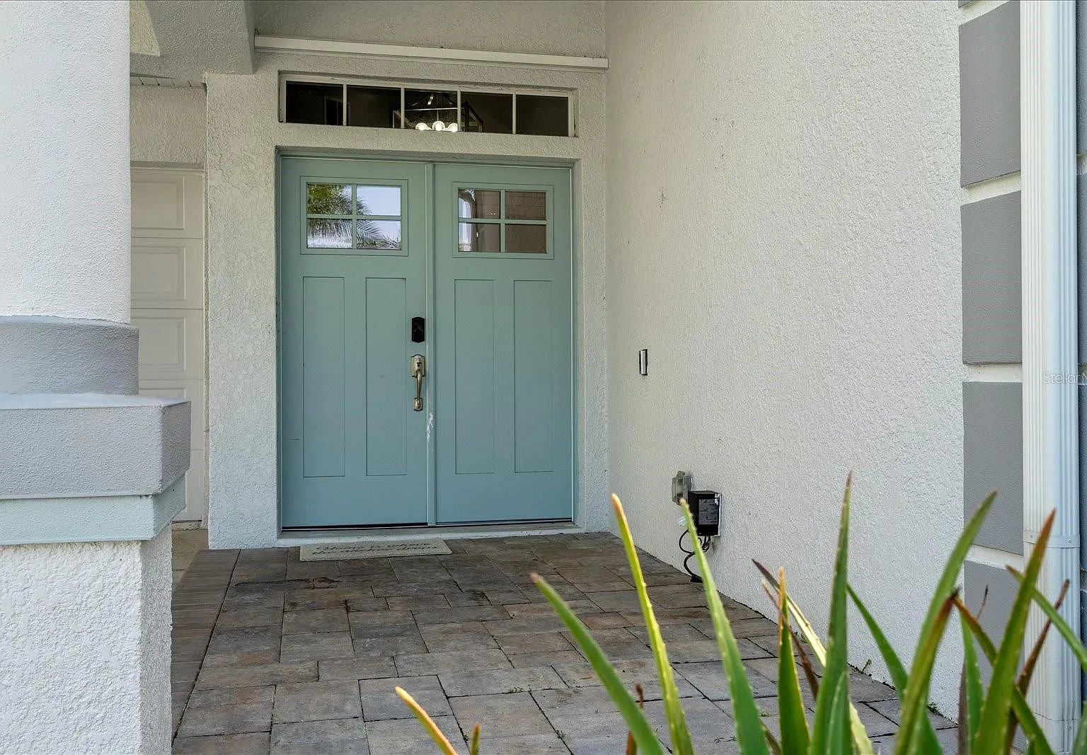 3 bed, 2.0 bath, 1967 sqft, $4,000 — Photo 3