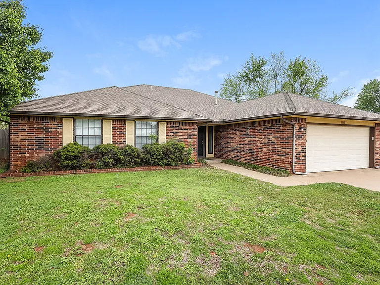 1112 Briar Bend Trl — Photo 3