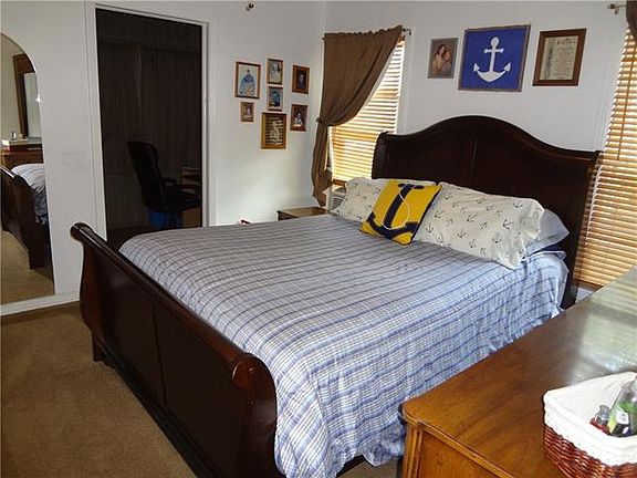 5th image of 929 Red Oak Ln